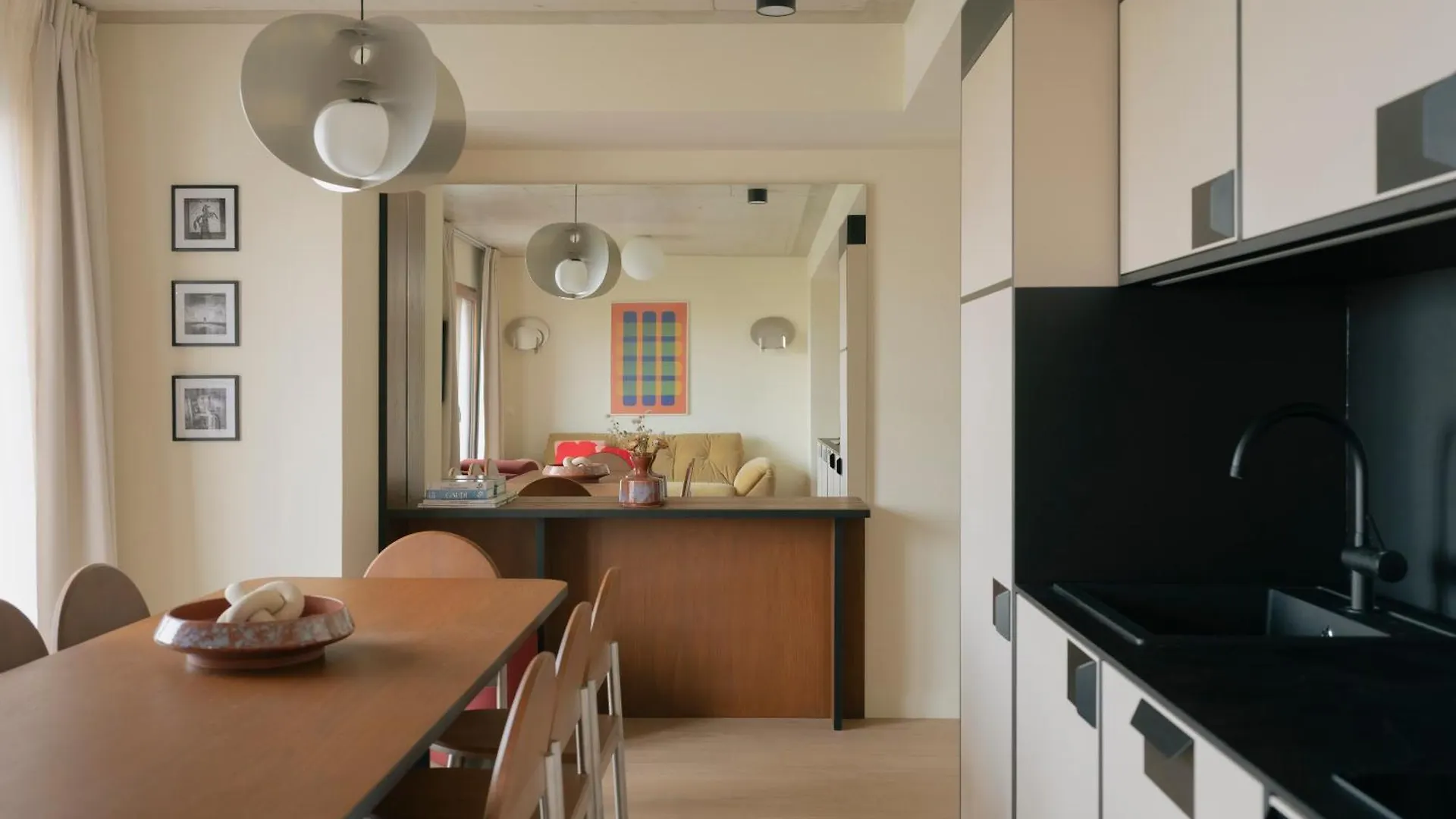 Edgar Suites - Eglise Paris 0*,  France