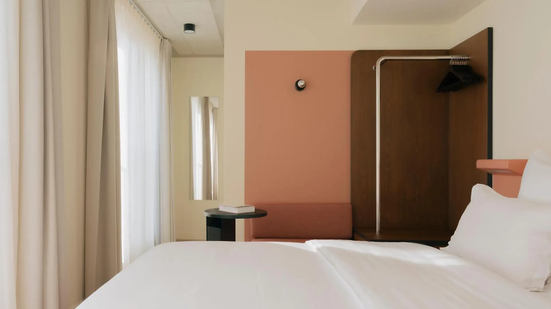 باريس Edgar Suites - Eglise 0*,